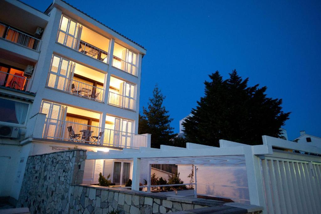 Apartments Casa Bianca ซริกเวนิซา ภายนอก รูปภาพ